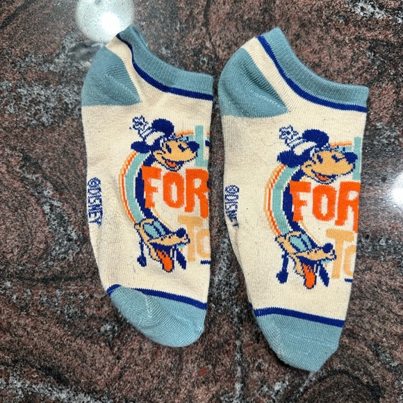 Women’s Disney socks- set of 5 pairs - Picture 6 of 6